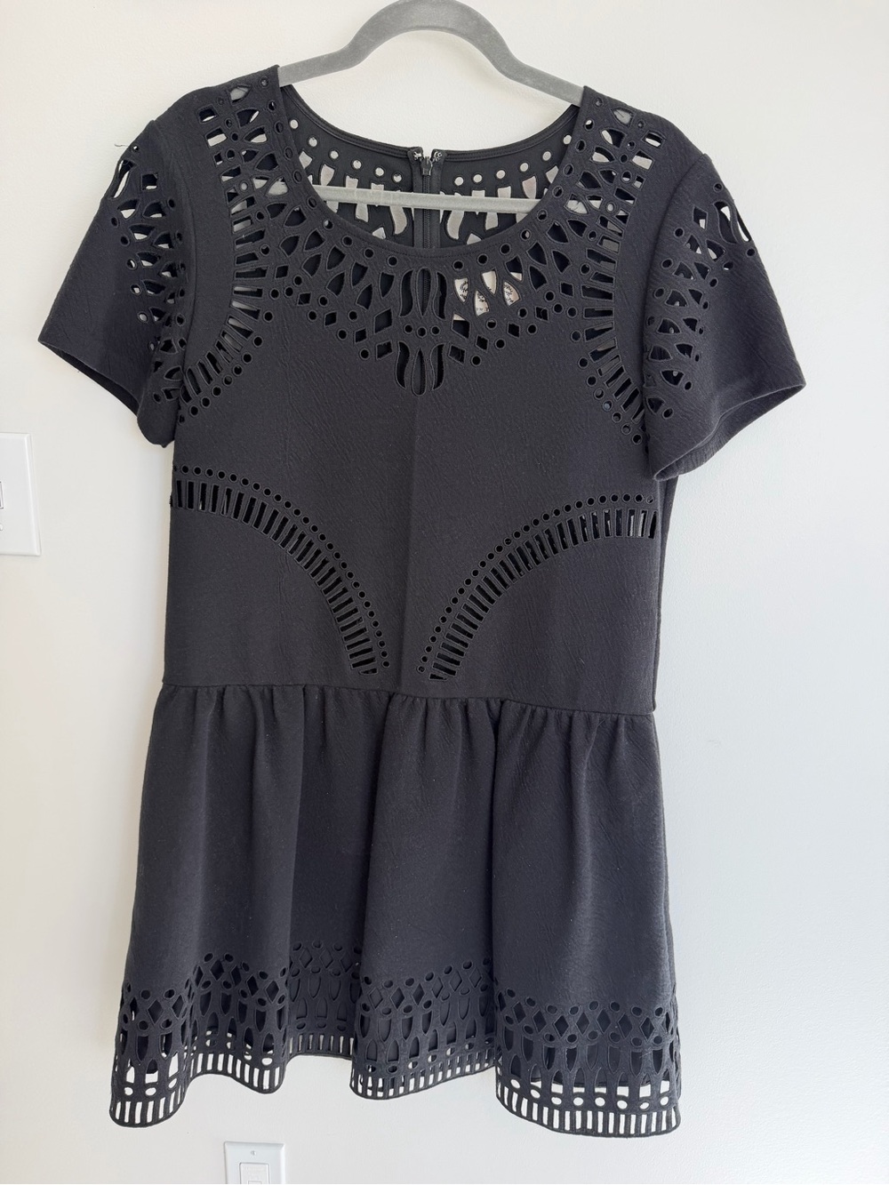 Sea  New York Black Laser Cut Short Sleeve Mini Dress - Picture 2 of 7